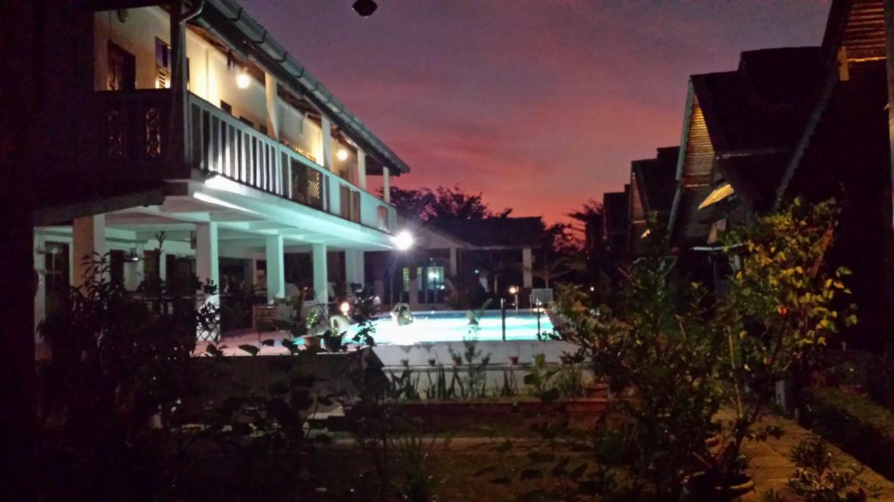 Tanabendang Banglos Pantai Cenang  Exterior foto
